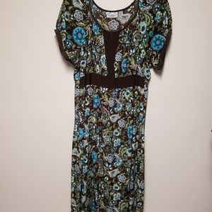 Avenue Knee-length Dress with Keyhole Detail